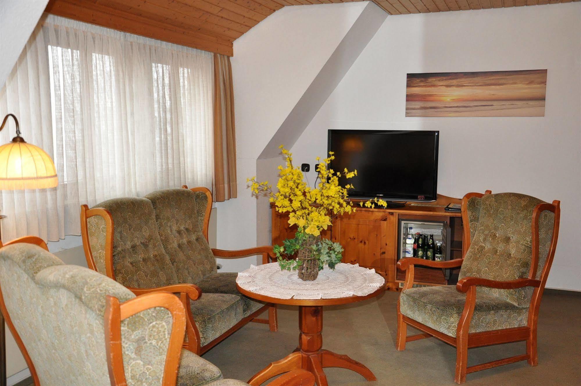 Hotel Und Restaurant Lamm กิงเงน อัน แดร์เบรนซ์ ภายนอก รูปภาพ
